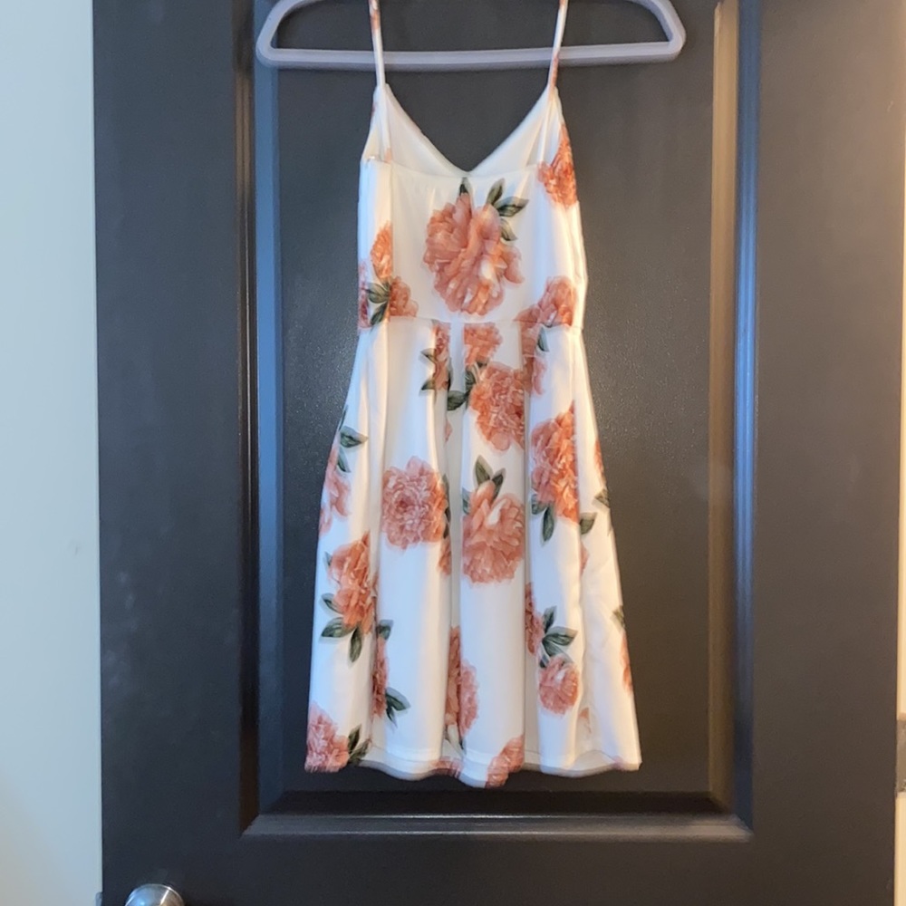 Dress - Picture 2 of 2